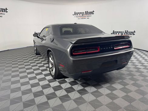 Used 2022 Dodge Challenger R/T image 9