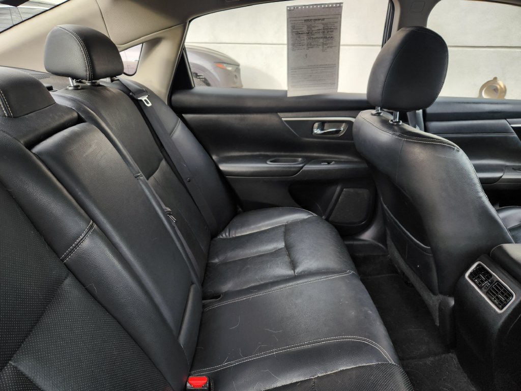 Used 2016 Nissan Altima 2.5 SL w/ 2.5 Technology w/LED Package FWD image 16