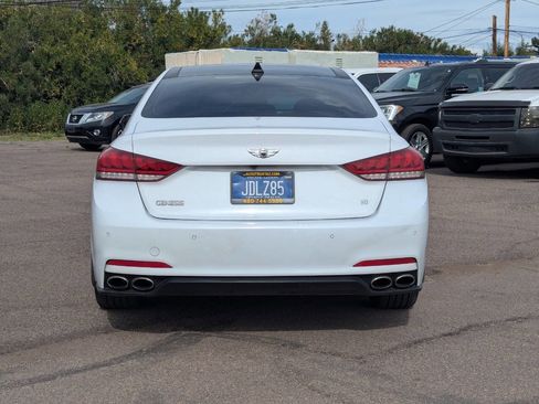 Used 2015 Hyundai Genesis 5.0 image 4