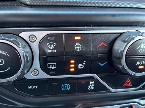 Used 2023 Jeep Wrangler Unlimited Rubicon 4xe w/ Cold Weather Group AWD/4WD image 25