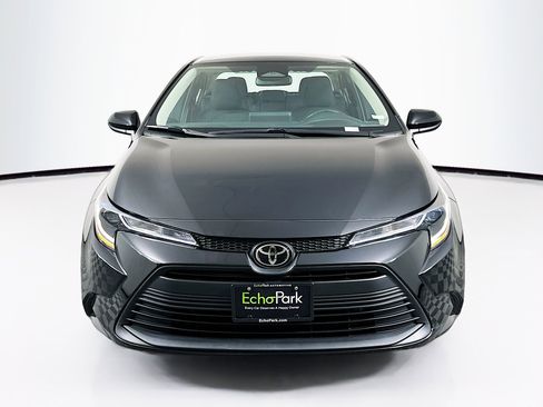 Used 2024 Toyota Corolla LE FWD image 2