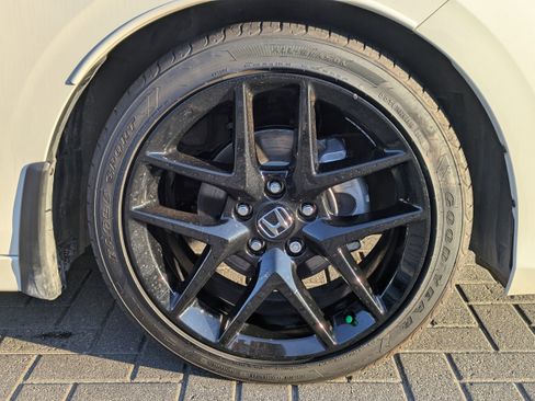 Certified 2025 Honda Civic Sport image 12