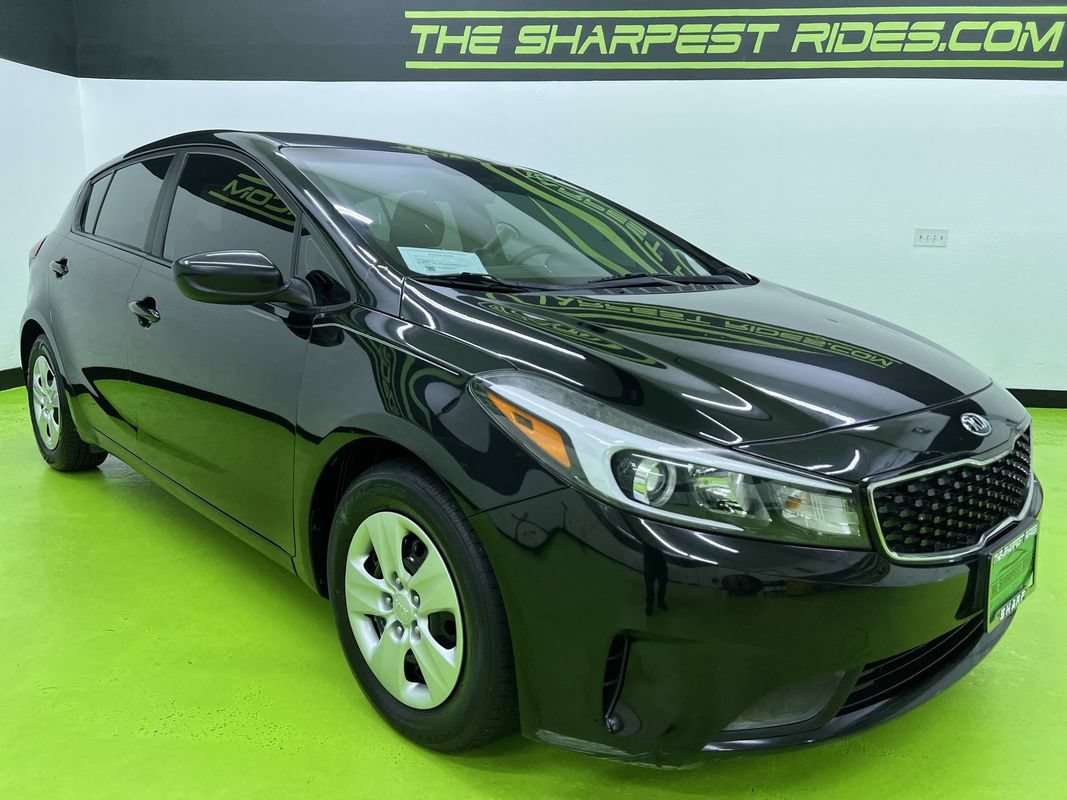 Used 2017 Kia Forte LX FWD image 2