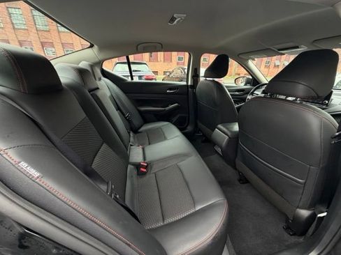 Used 2024 Nissan Altima 2.5 SR AWD/4WD image 13
