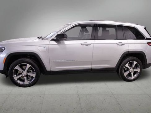 Used 2023 Jeep Grand Cherokee 4WD 4xe w/ Luxury Tech Group II image 2