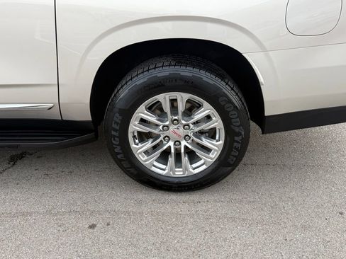 Used 2023 GMC Yukon XL SLT image 41