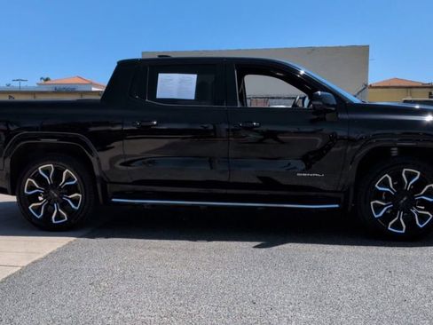 Certified 2025 GMC Sierra EV Denali AWD/4WD image 3