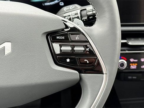 New 2026 Kia Niro SX image 29