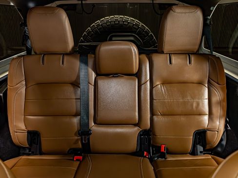 Used 2020 Jeep Wrangler Unlimited Sahara image 26