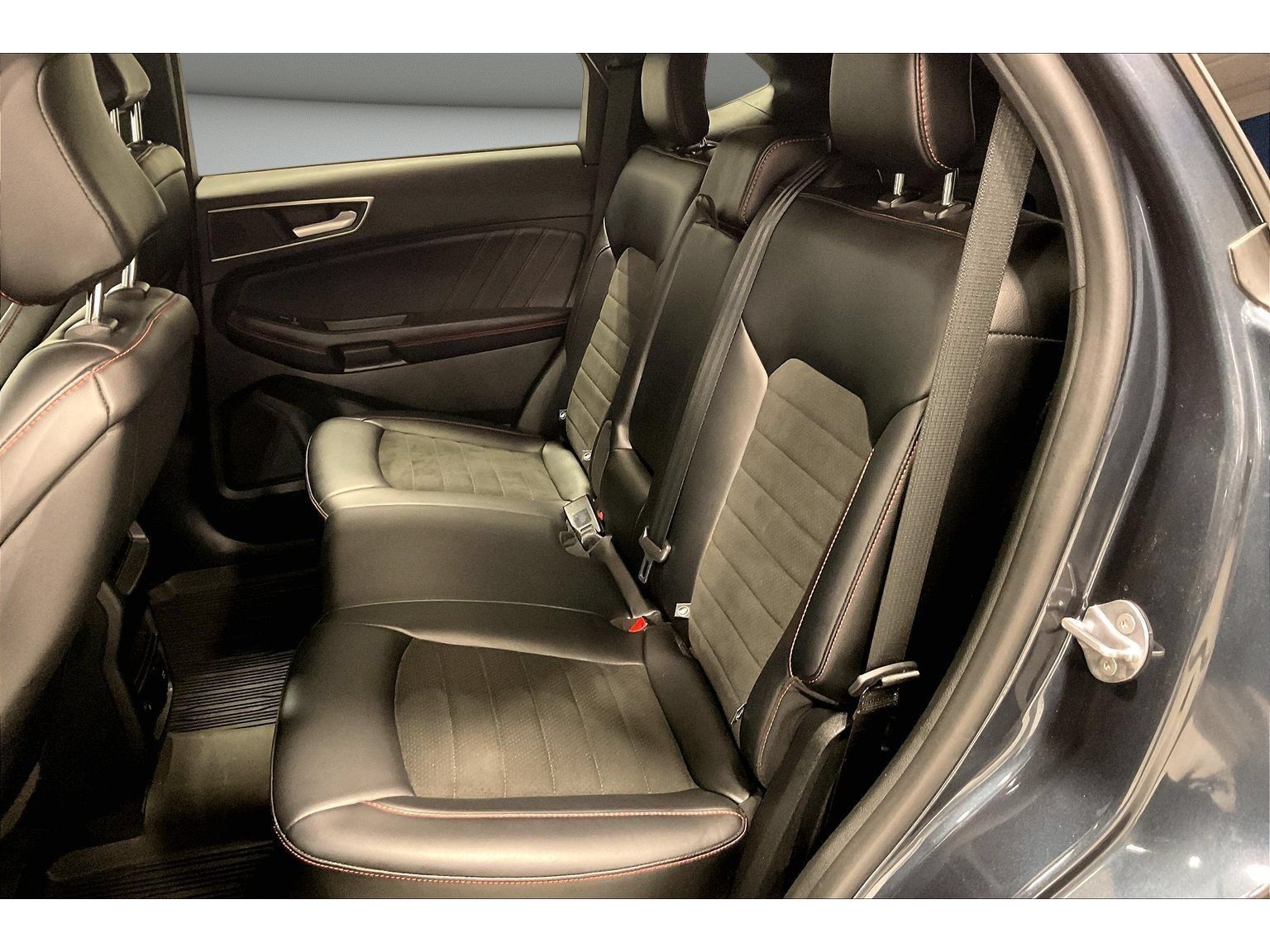 Used 2024 Ford Edge ST-Line AWD/4WD image 33
