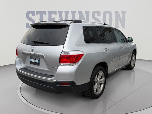 Used 2012 Toyota Highlander Limited w/ Tow Pkg AWD/4WD image 5