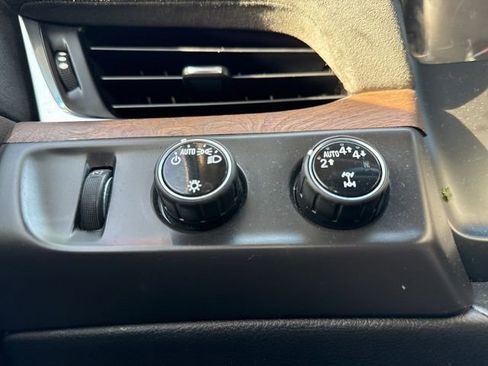 Used 2015 Cadillac Escalade ESV Luxury image 13
