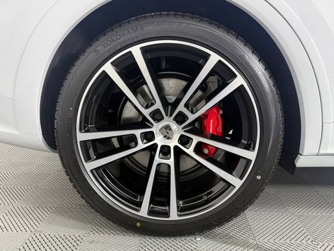 Certified 2025 Porsche Cayenne Turbo image 13