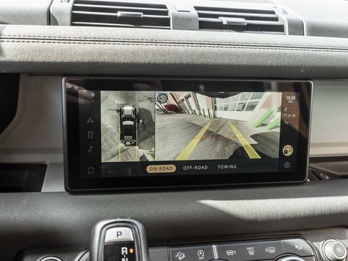 Used 2023 Land Rover Defender 110 S image 9