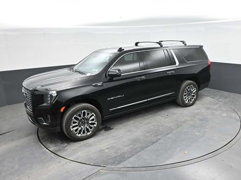 Used 2023 GMC Yukon XL Denali Ultimate AWD/4WD image 39