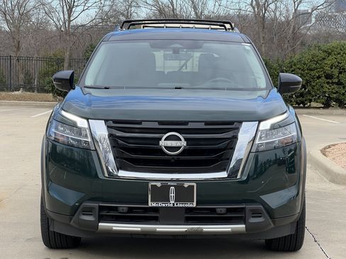 Used 2024 Nissan Pathfinder Platinum image 14
