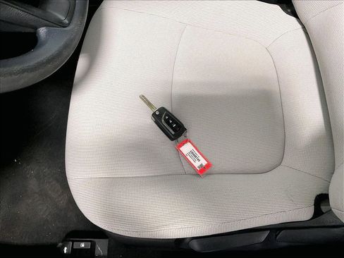 Used 2020 Toyota Corolla LE FWD image 29