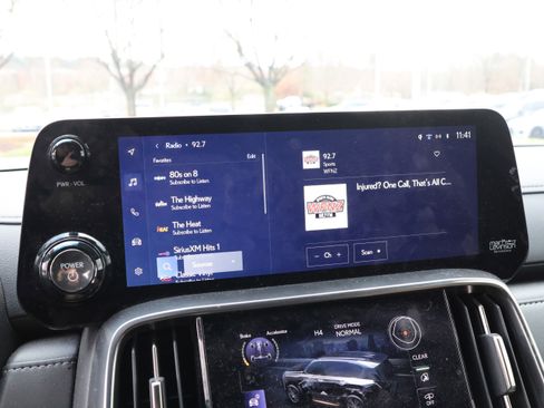 Used 2025 Lexus LX 700h Overtrail image 24