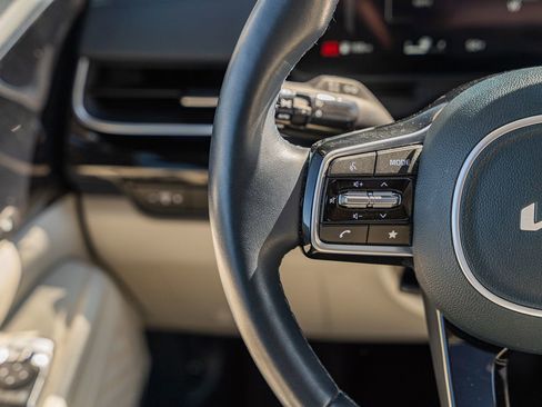 Used 2025 Kia Carnival SX Prestige image 38