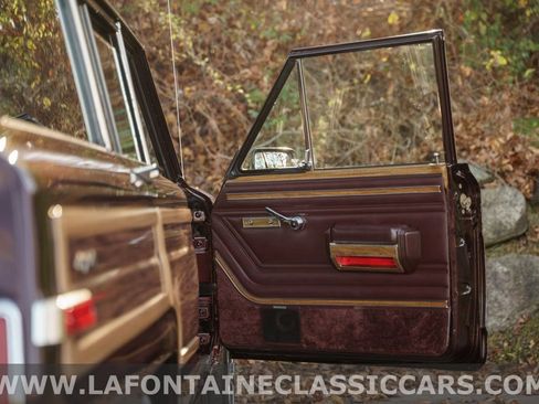 Used 1991 Jeep Grand Wagoneer image 96
