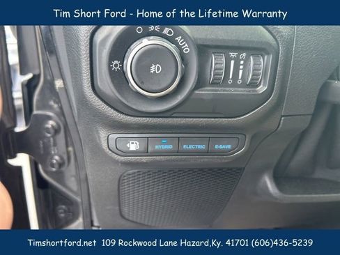 Used 2021 Jeep Wrangler Unlimited Sahara w/ Cold Weather Group image 15