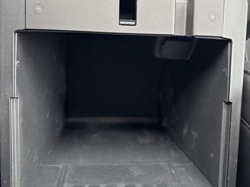 Used 2023 Ford Explorer XLT w/ Equipment Group 202A image 37