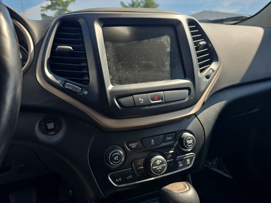 Certified 2018 Jeep Cherokee Limited AWD/4WD image 23