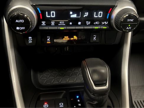 Used 2025 Toyota RAV4 XLE Premium w/ Weather Package AWD/4WD image 17