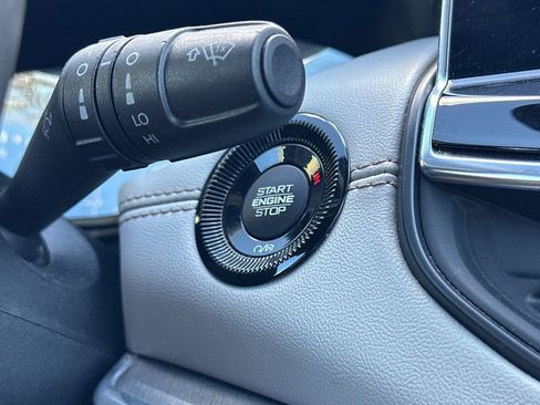 Used 2024 Jeep Compass Limited image 23