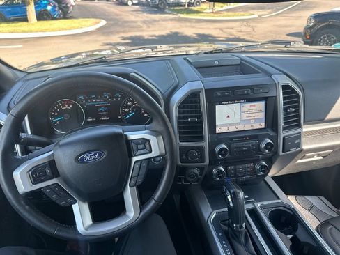 Used 2018 Ford F150 Lariat w/ Equipment Group 502A Luxury AWD/4WD image 18