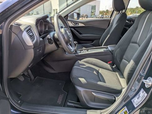 Used 2017 MAZDA MAZDA3 Sport w/ Preferred Equipment Package image 20