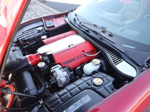 Used 2004 Chevrolet Corvette Convertible w/ Preferred Equipment Group RWD image 21