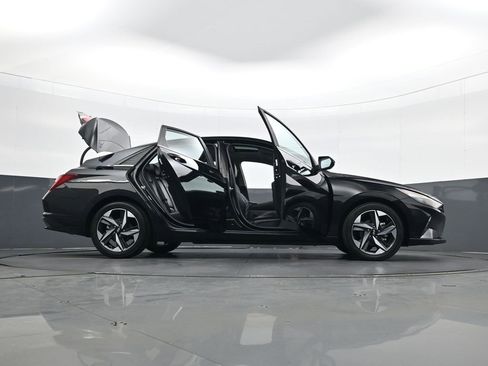 Certified 2023 Hyundai Elantra Limited image 33