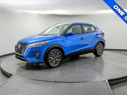 Used 2024 Nissan Kicks SV image 2