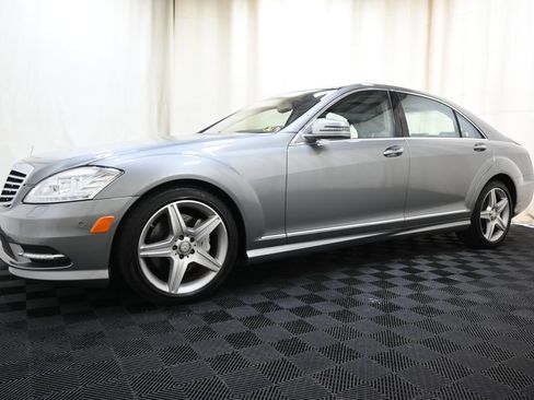 Used 2010 Mercedes-Benz S 550 4MATIC image 6
