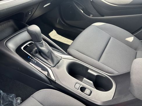 Used 2025 Toyota Corolla LE image 39