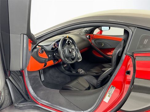 Used 2019 McLaren 600LT image 13