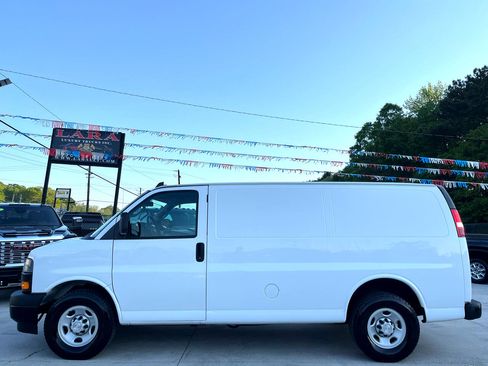 Used 2019 Chevrolet Express 2500 image 4