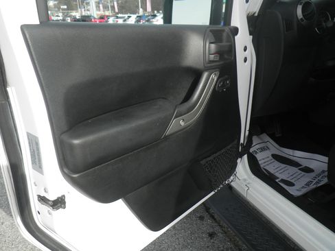 Used 2017 Jeep Wrangler Unlimited Sport w/ Quick Order Package 23S image 14