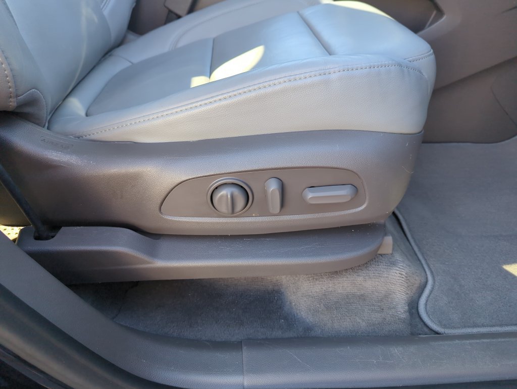 Used 2020 Chevrolet Traverse LT w/ LT Premium Package FWD image 38