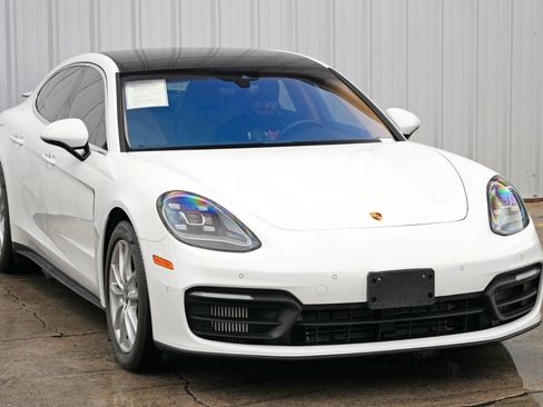 Used 2021 Porsche Panamera w/ Premium Package image 56