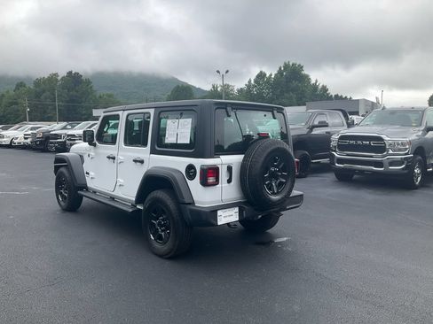 Used 2026 Jeep Wrangler Unlimited Sport AWD/4WD image 7