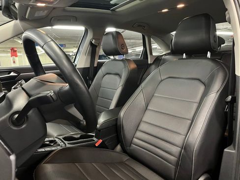 Used 2023 Volkswagen Jetta SE w/ Panoramic Sunroof Package FWD image 19