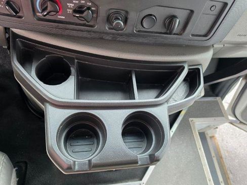 Used 2009 Ford E-350 and Econoline 350 Extended Super Duty RWD image 14