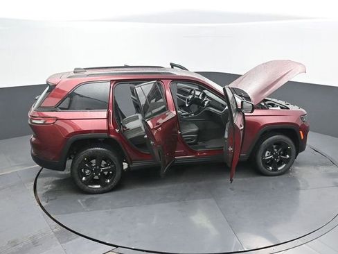 New 2025 Jeep Grand Cherokee Altitude AWD/4WD image 73