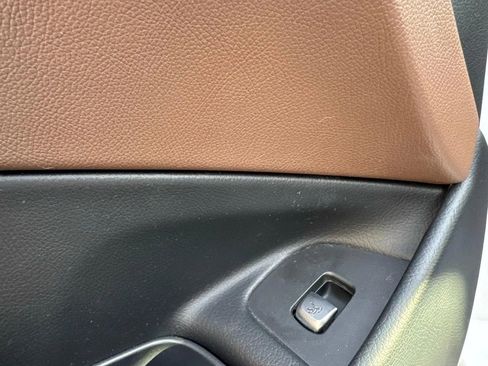 Used 2018 Mercedes-Benz E 300 image 19