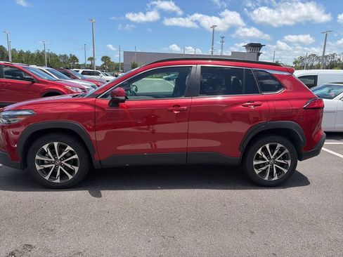 Used 2023 Toyota Corolla Cross XLE AWD/4WD image 4