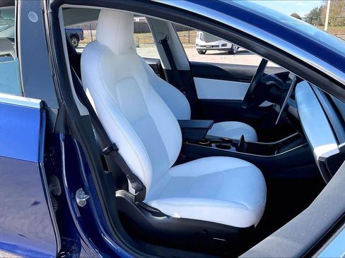 Used 2018 Tesla Model 3 Mid Range image 8