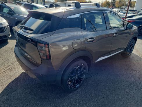 New 2026 Nissan Kicks SR w/ Cold Weather Package image 8