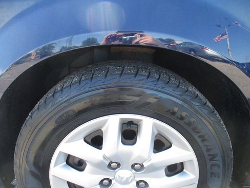 Used 2014 RAM C/V Tradesman image 14